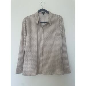 Express Portofino Shirt featuring a horsebit-style geometric print. Sz Medium